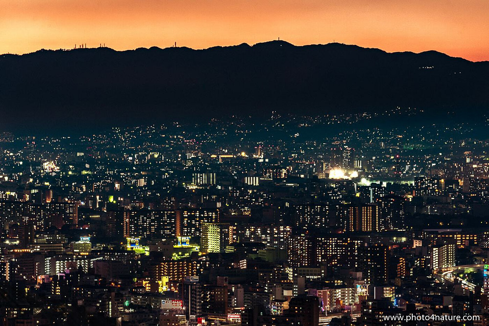 Osaka Cityscape by Night | FE 70-200 f2.8 GM @ 0,4 sec, f8